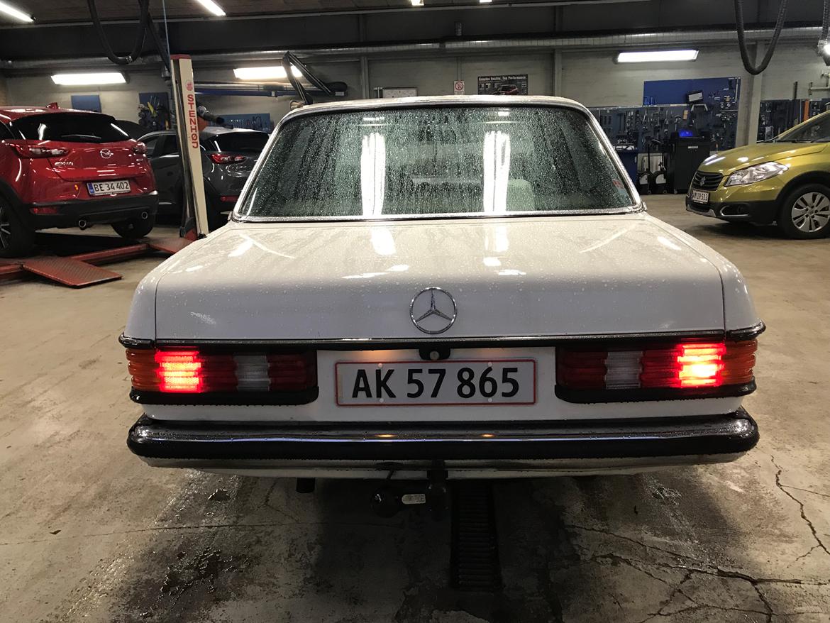 Mercedes Benz E200 W123 billede 28