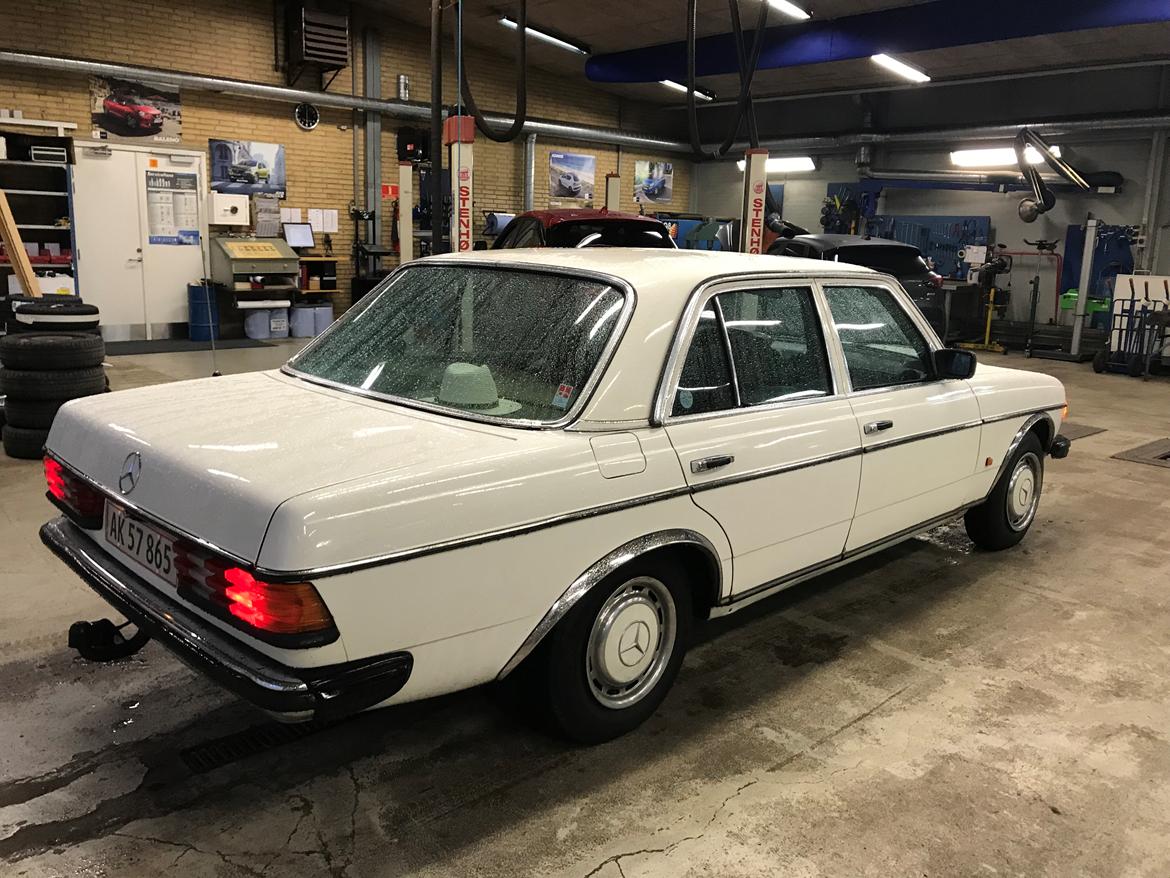 Mercedes Benz E200 W123 billede 29