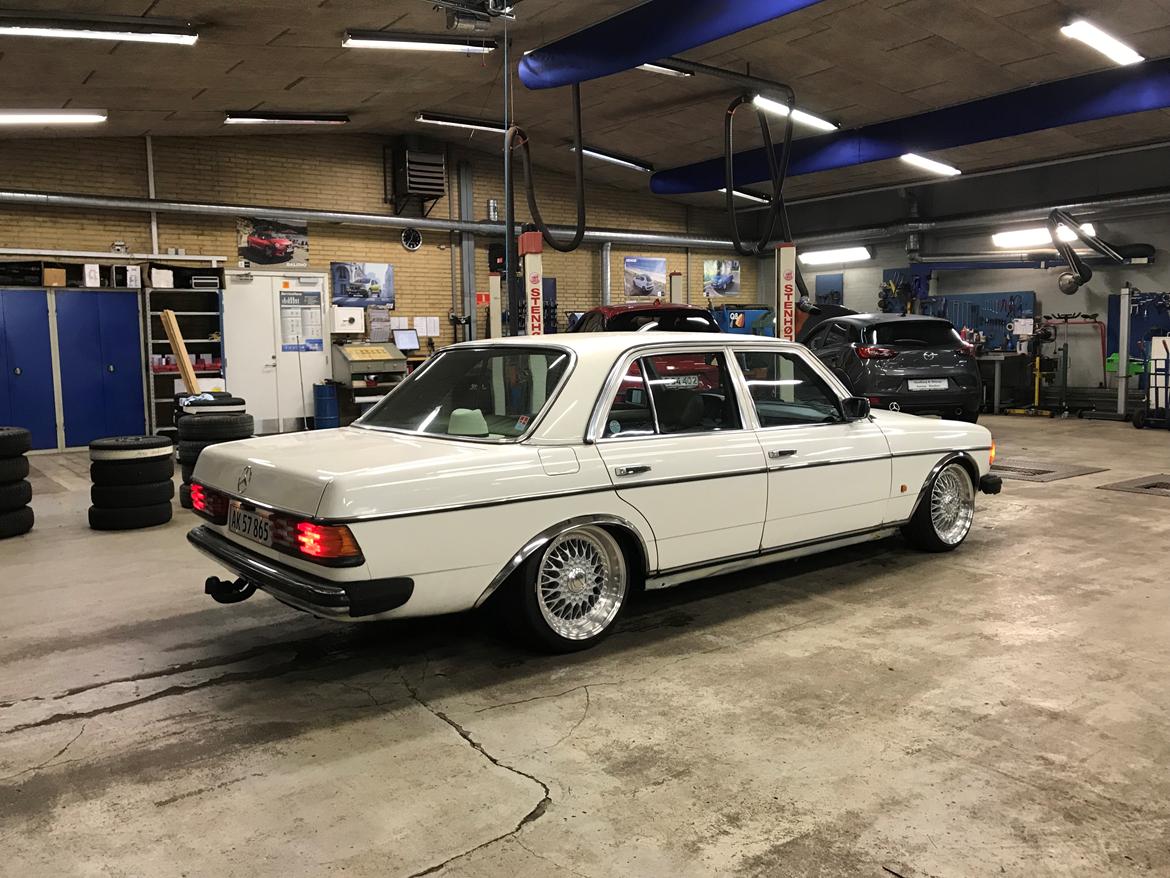 Mercedes Benz E200 W123 billede 37