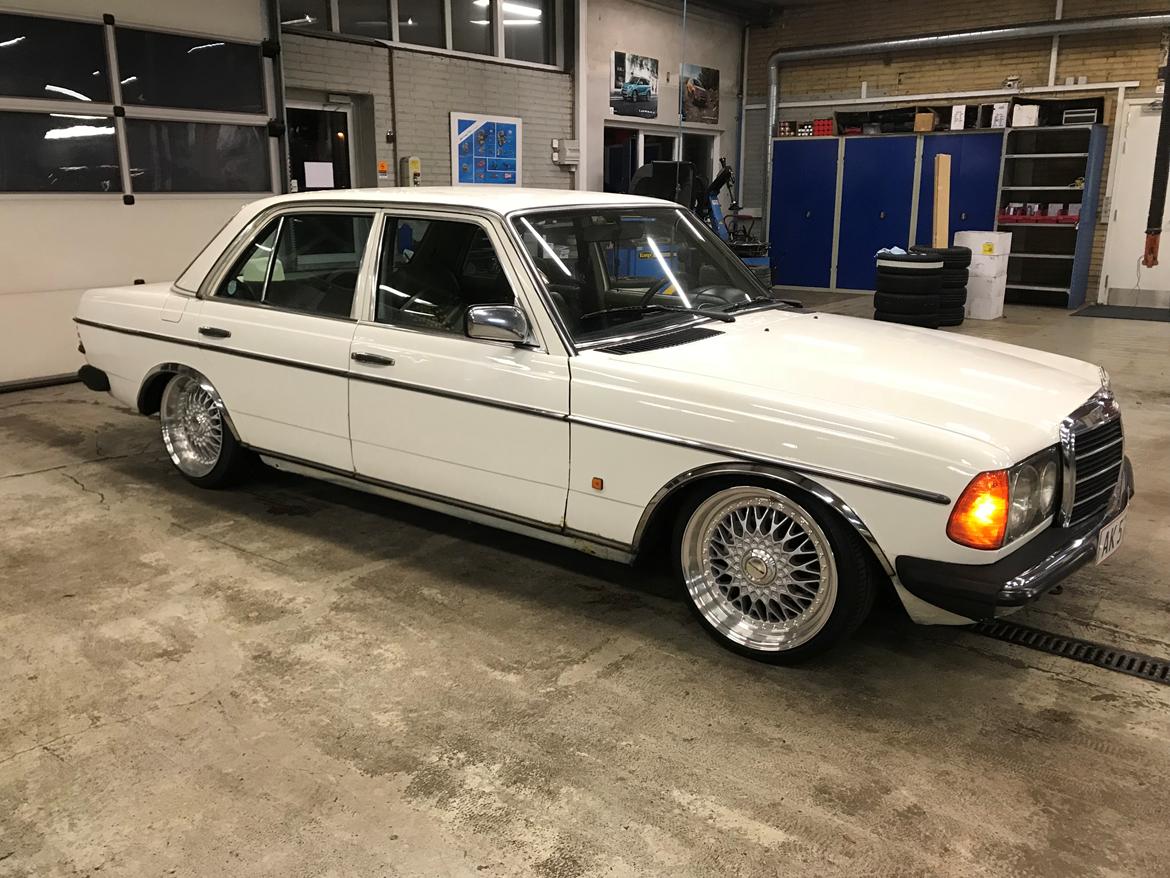 Mercedes Benz E200 W123 billede 33