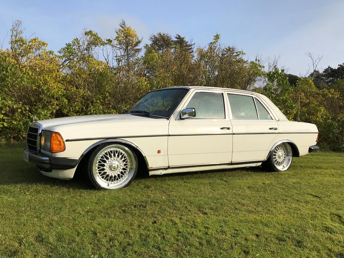 Mercedes Benz E200 W123 billede 1