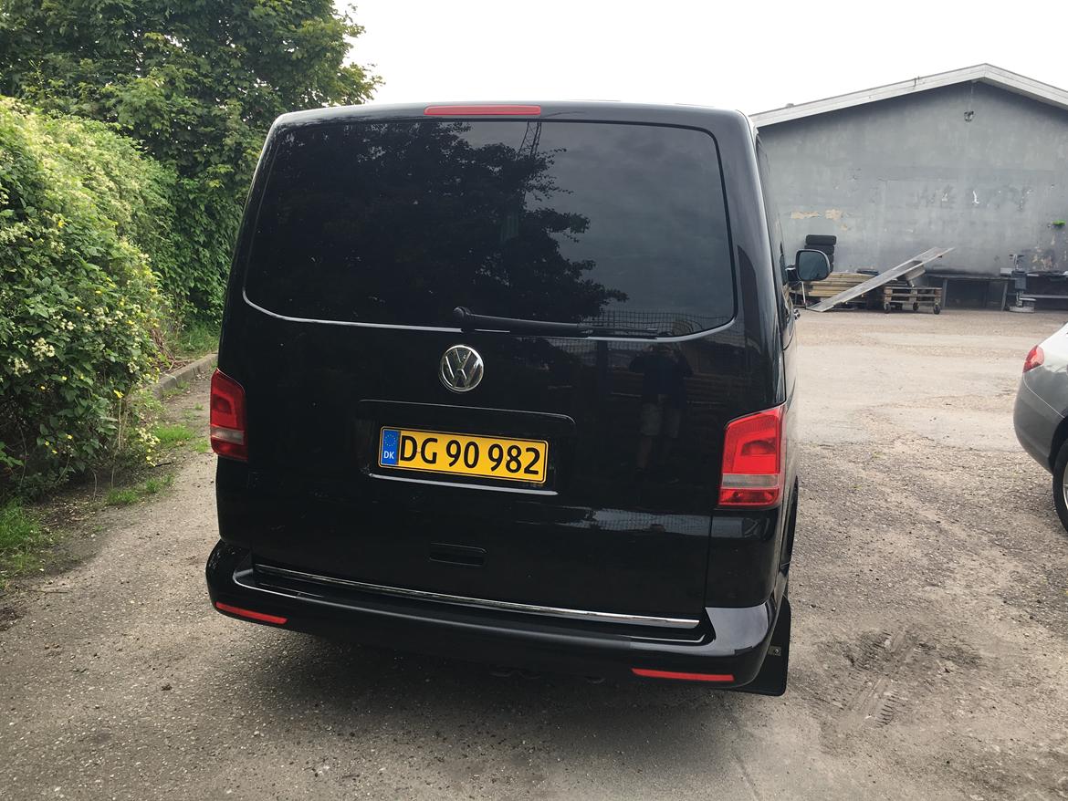 VW multivan comfortline (kort) - Ny poleret og nu med tonede ruder (2017) :-) billede 3
