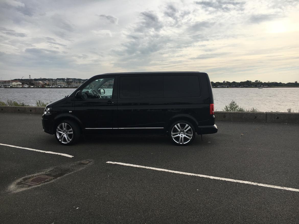 VW multivan comfortline (kort) - Ny poleret og nu med tonede ruder (2017) :-) billede 4
