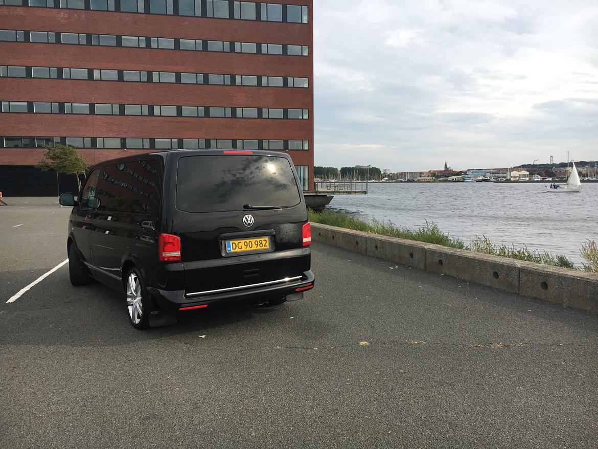 VW multivan comfortline (kort) - Ny poleret og nu med tonede ruder (2017) :-) billede 8