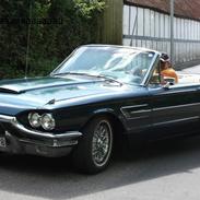 Amerikaner  Ford Thunderbird