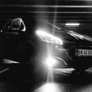 Peugeot 208 Desire Sky