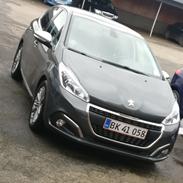 Peugeot 208 Desire Sky