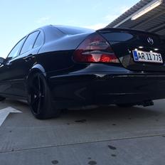 Mercedes Benz W211 E220 CDI