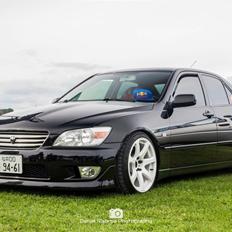 Lexus IS200