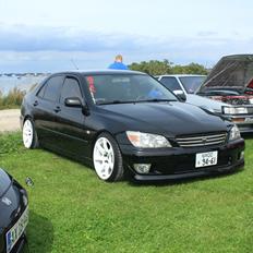 Lexus IS200