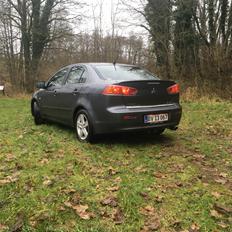 Mitsubishi Lancer 1.5 Invite