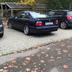 BMW E39 528iA