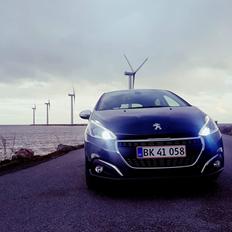 Peugeot 208 Desire Sky