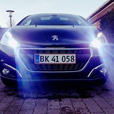 Peugeot 208 Desire Sky