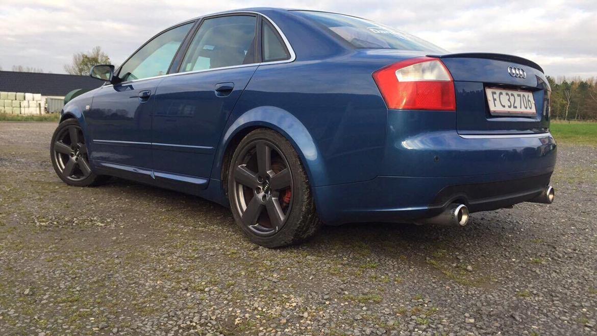 Audi A4 1.8 Turbo Quattro Limousine billede 1