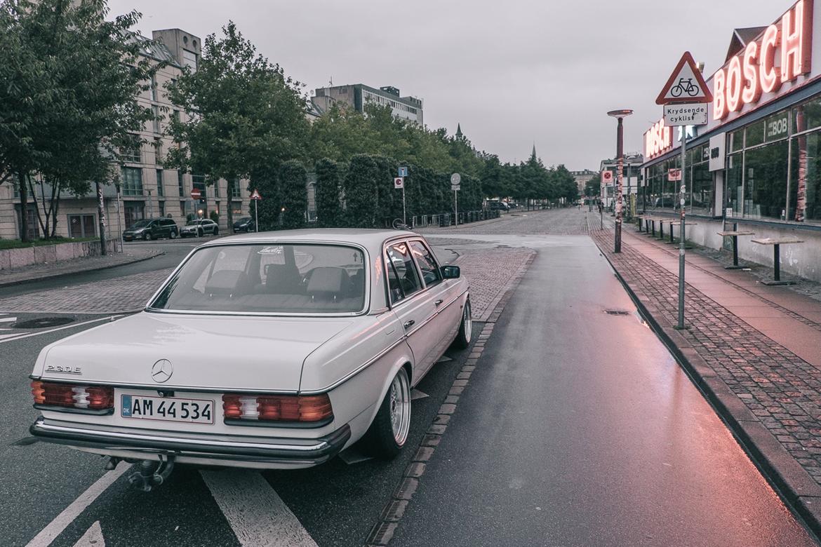 Mercedes Benz W123 230E billede 2