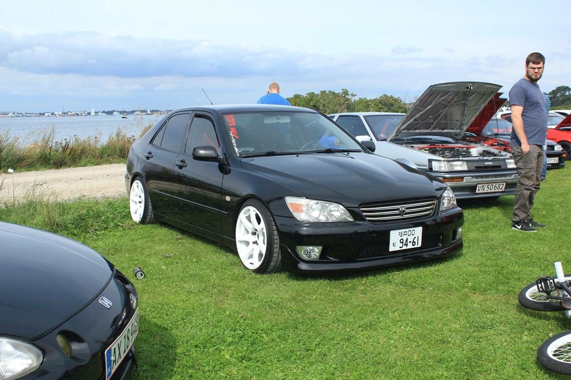 Lexus IS200 billede 2