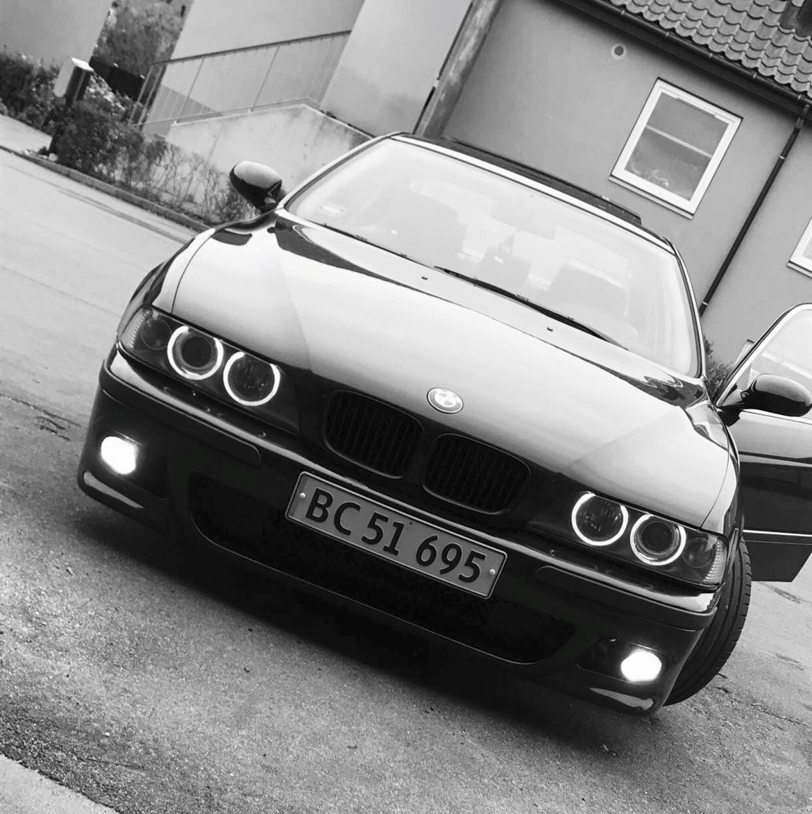 BMW E39 528iA billede 1