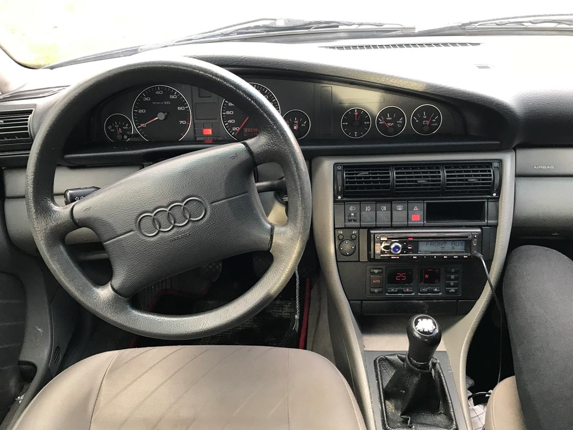 Audi A6 {4A,C4} billede 7