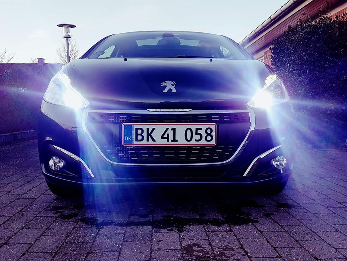 Peugeot 208 Desire Sky billede 2