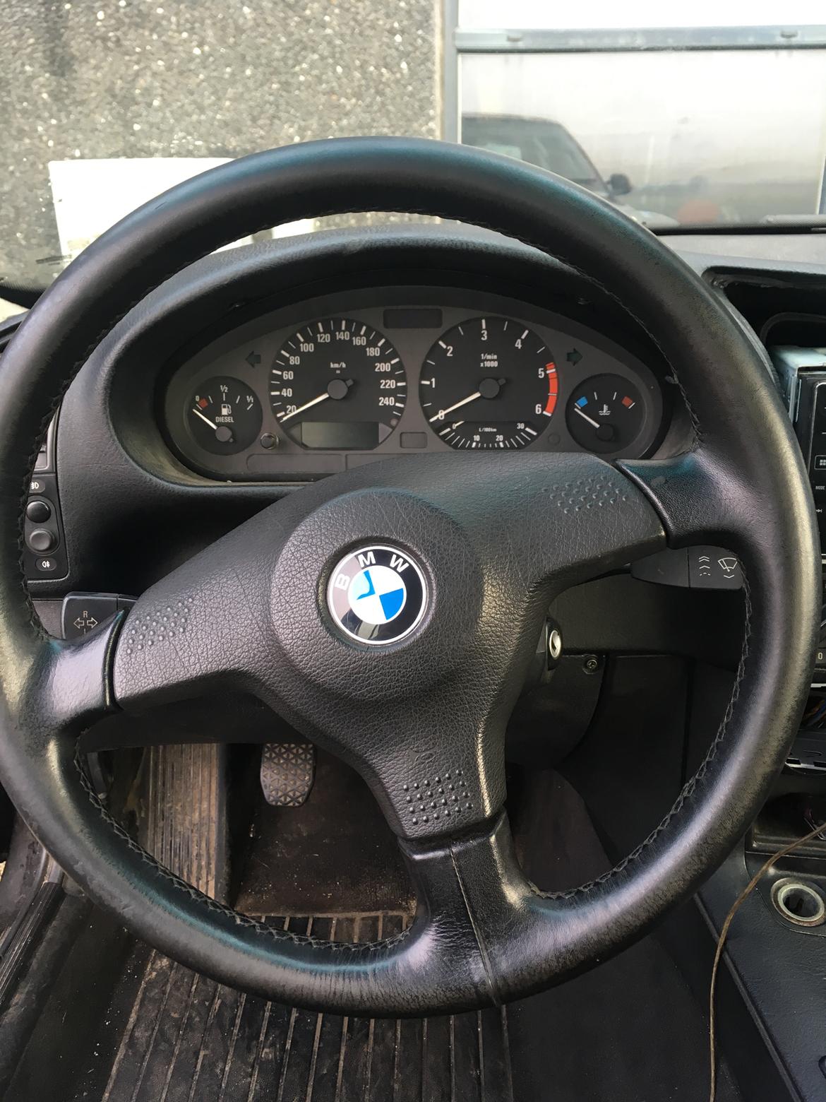 BMW 325 tds billede 4