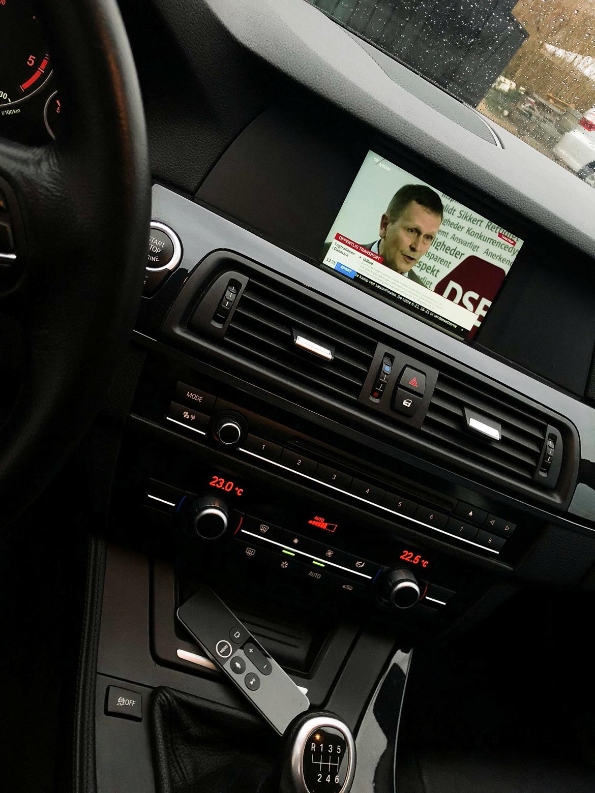 BMW F11 *Tyskeren* - Apple TV4 også foran - lyd over bilens anlæg billede 6