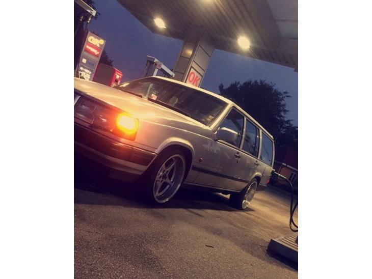 {{currentPhoto.altText}} billede {{currentPhoto.number}}