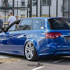 Audi A4 1.9 tdi ( RS look ) 