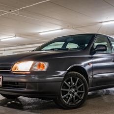 Toyota Carina E 1,6 XLi 4d sedan