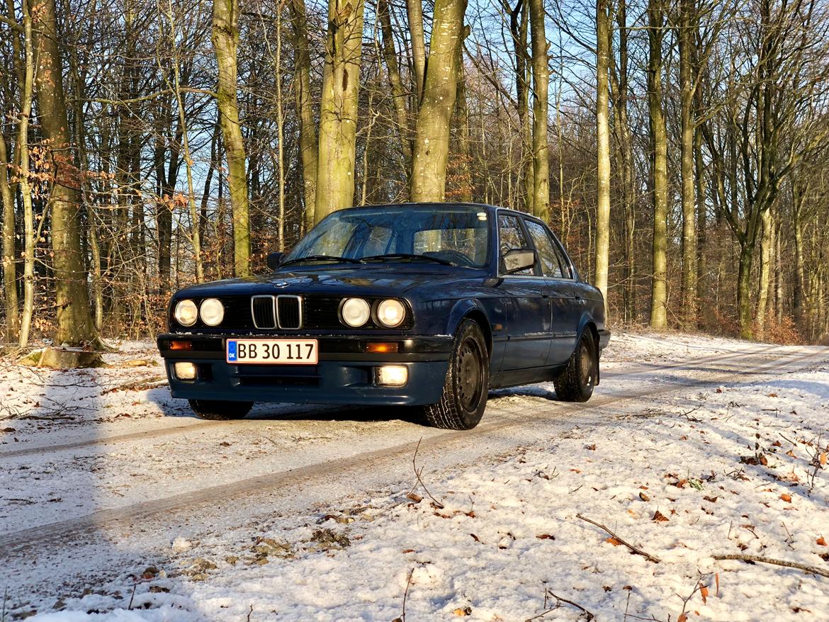 BMW E30 318I billede 1