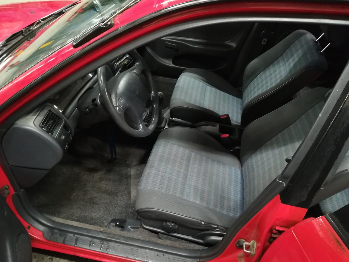 Toyota Corolla 1,6 XLI  billede 2