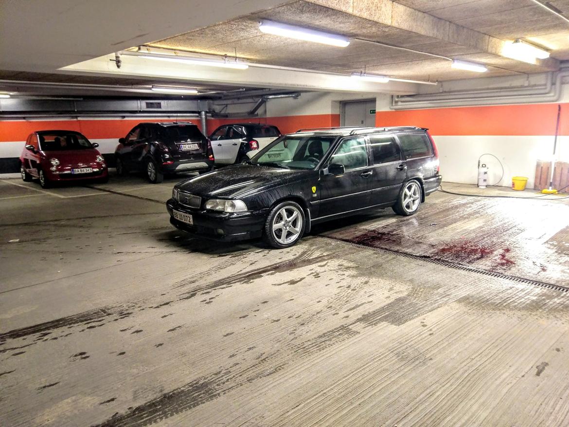 Volvo V70R AWD billede 1