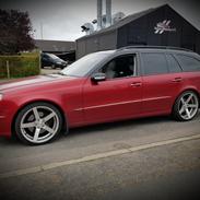 Mercedes Benz S211  E 500  4Matic 