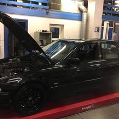 BMW e39 528ia