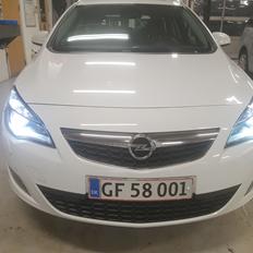 Opel Astra J Sports Tourer 2,0 cdti