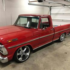 Ford F-100 XLT RANGER 