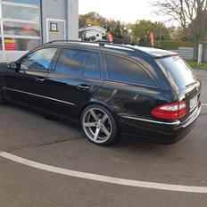 Mercedes Benz S211  E 500  4Matic 