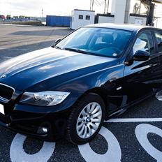 BMW E90 320D LCI
