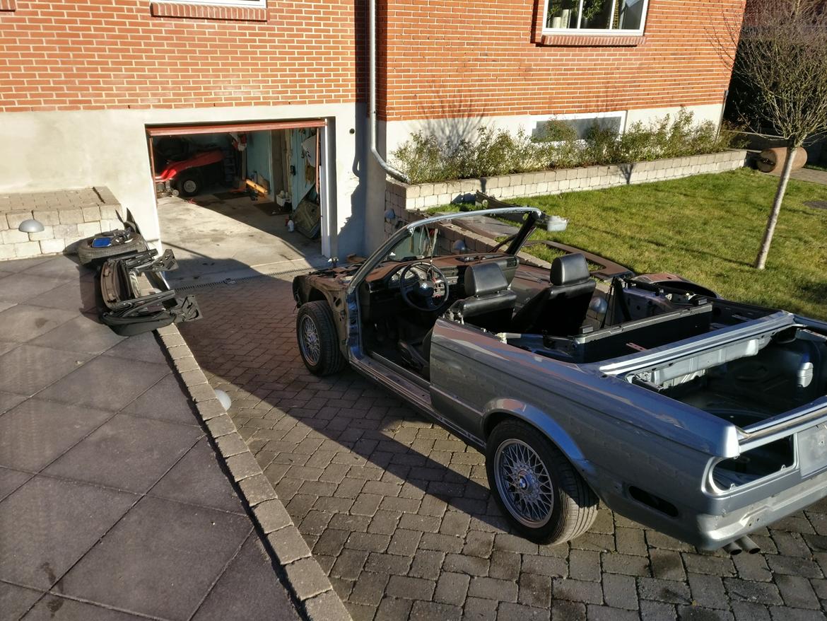 BMW 320i Cabriolet VFL. - Solgt billede 13