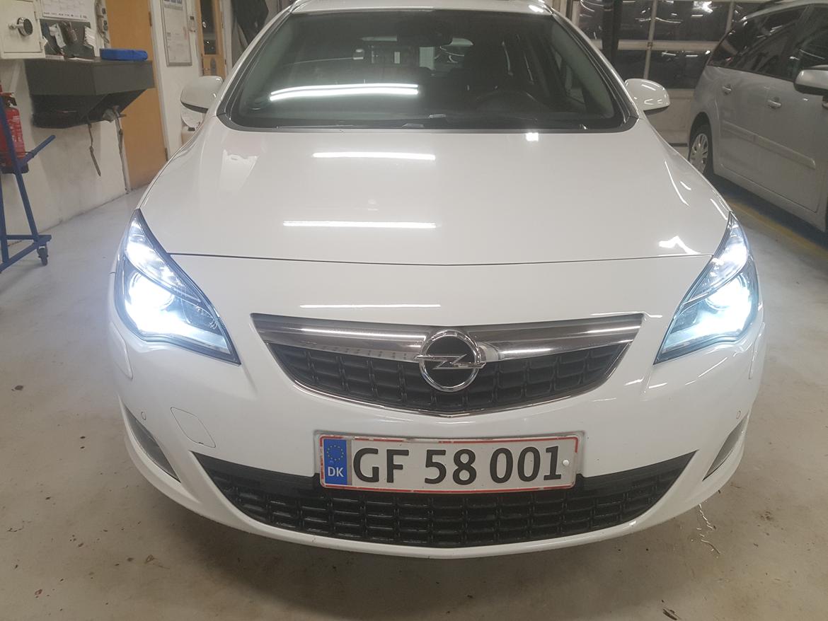 Opel Astra J Sports Tourer 2,0 cdti billede 1