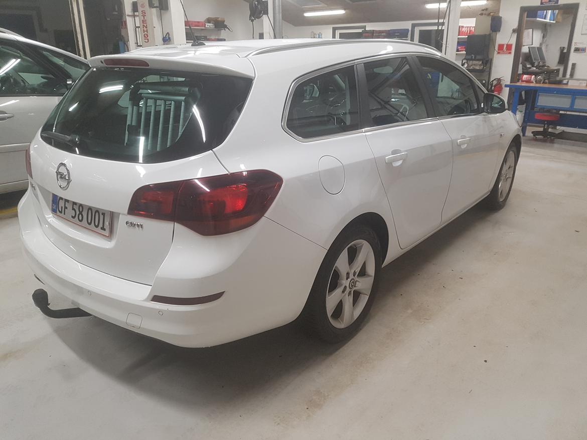 Opel Astra J Sports Tourer 2,0 cdti billede 5