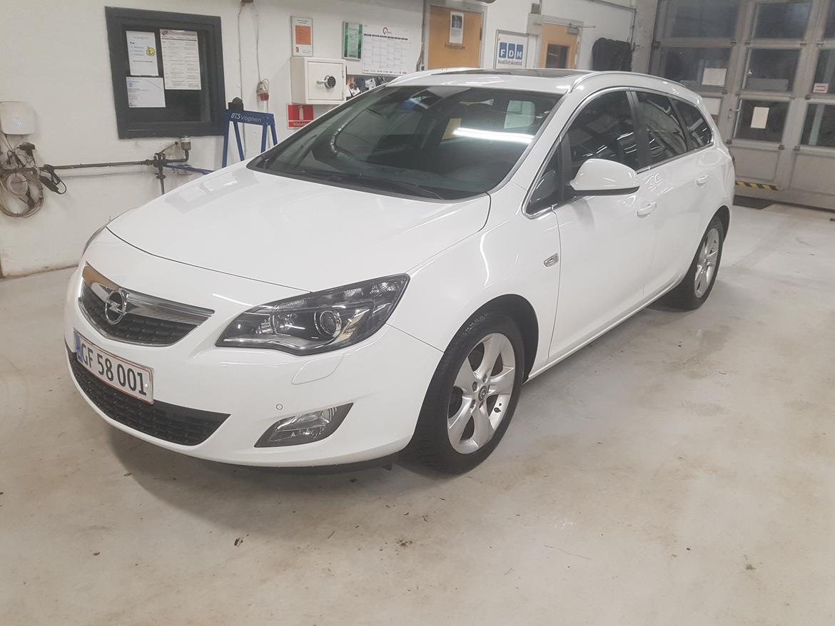 Opel Astra J Sports Tourer 2,0 cdti billede 4