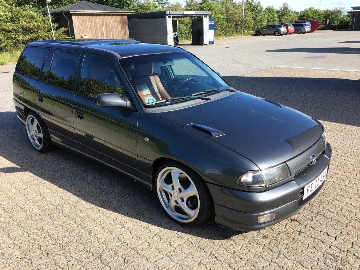 Opel Astra F MV6 3.0 V6 F28 6gear Caravan billede 9