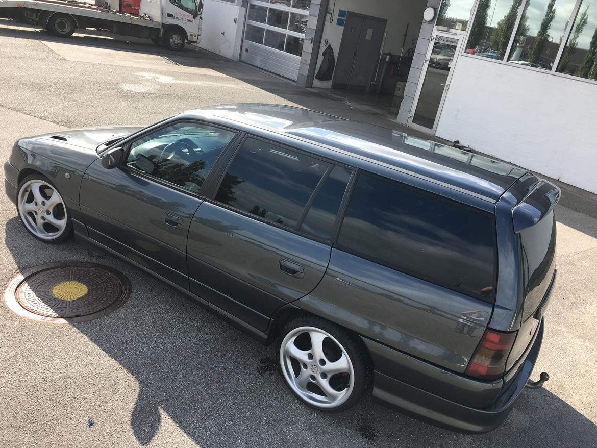 Opel Astra F MV6 3.0 V6 F28 6gear Caravan billede 19