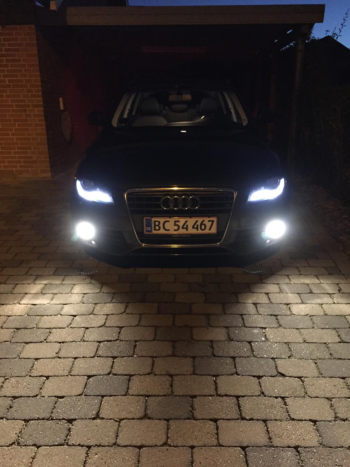 Audi A4 Avant B8 K8 2.0 TDI  “Solgt” billede 1