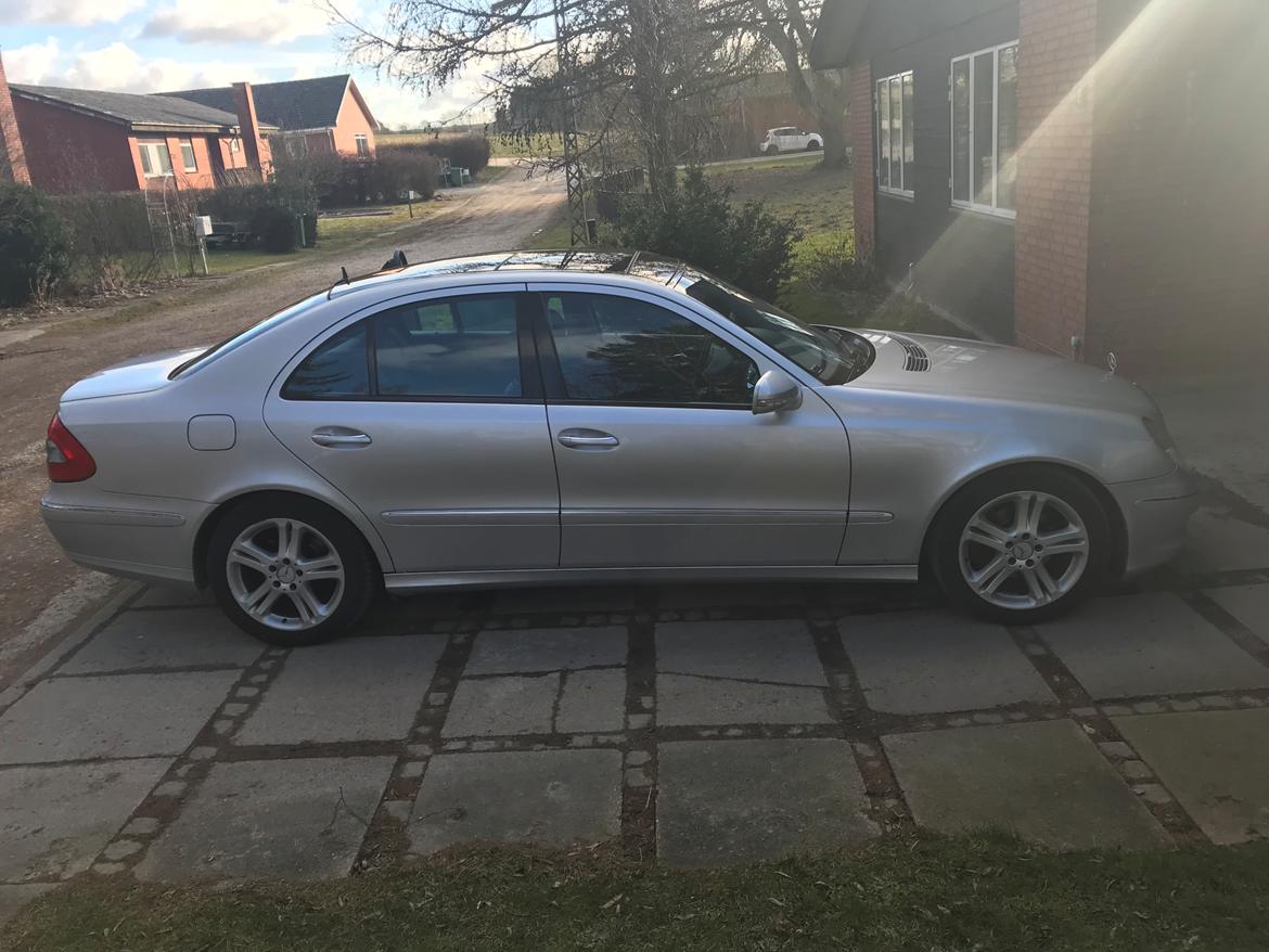 Mercedes Benz E320 V6 cdi 224 HK SOLGT billede 4
