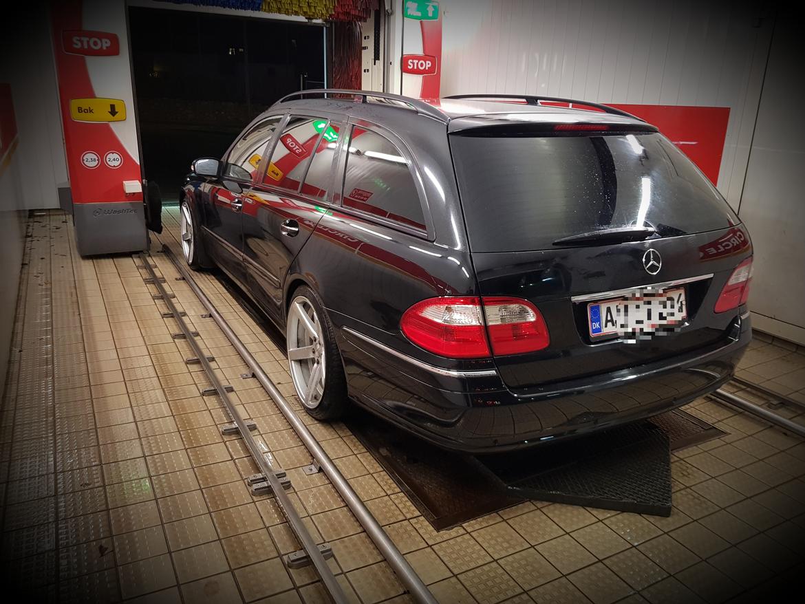 Mercedes Benz S211  E 500  4Matic  billede 1