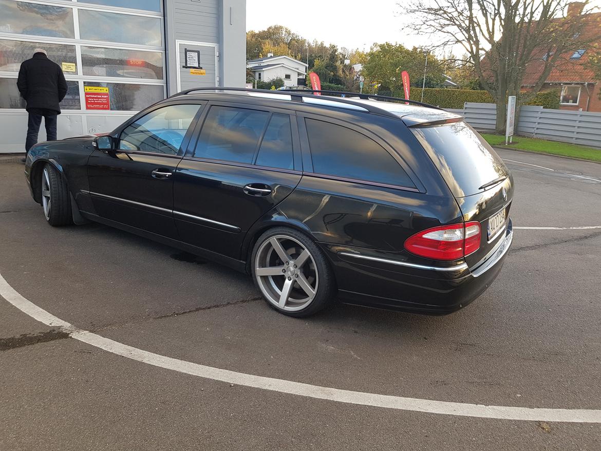 Mercedes Benz S211  E 500  4Matic  billede 2