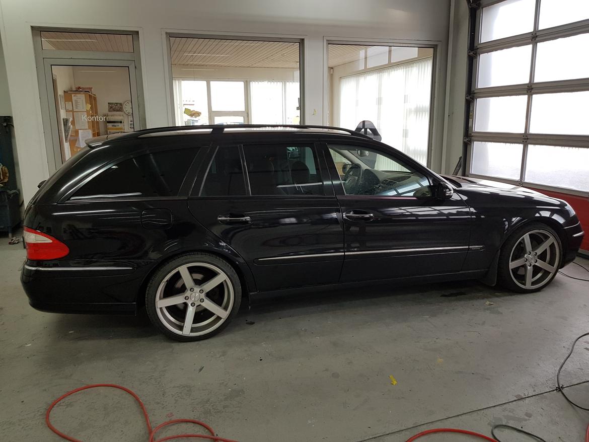 Mercedes Benz S211  E 500  4Matic  billede 3