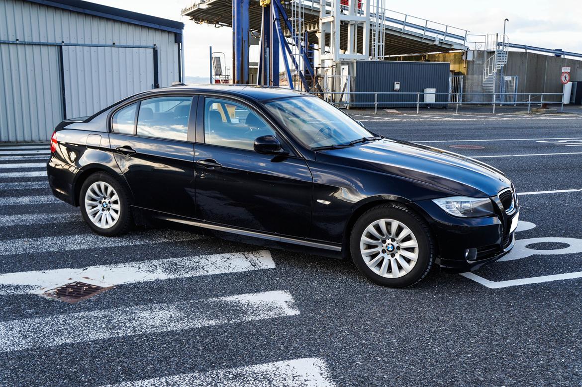 BMW E90 320D LCI billede 4